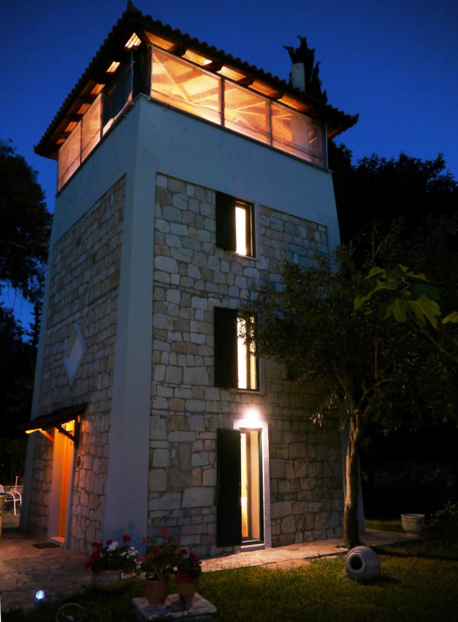 Steinturm Mit Dach-Terrasse Zwischen Fluss, Meer Und Gebirge- Spiti Pirgos Paralia Sergoulas Eksteriør billede